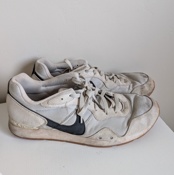 Nike Men's Venture Runner Light Bone Sneaker Size 13 - Picture 1 of 5